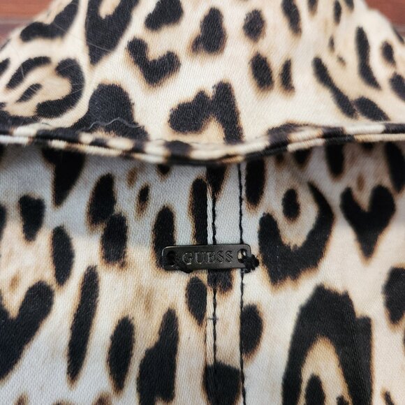Leopard GUESS trench coat with faux leather sleeves and belt - Picture 5 of 7